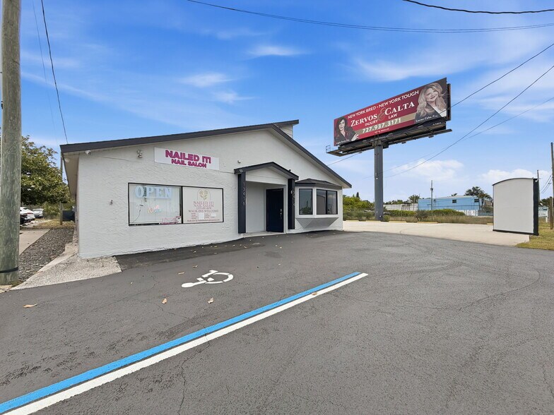 More Photos Of 13414 US Highway 19, Hudson Showroom For Lease