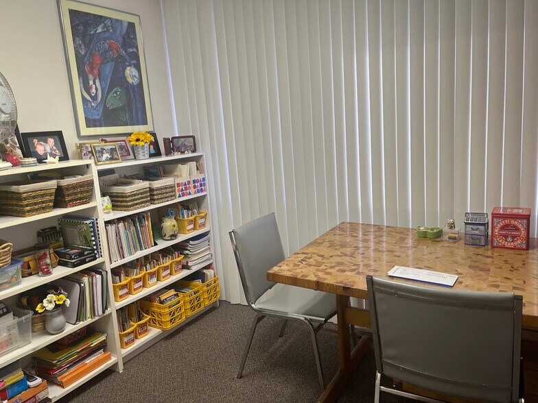 More Photos Of 2477 Stickney Point Rd, Sarasota Office For Sale