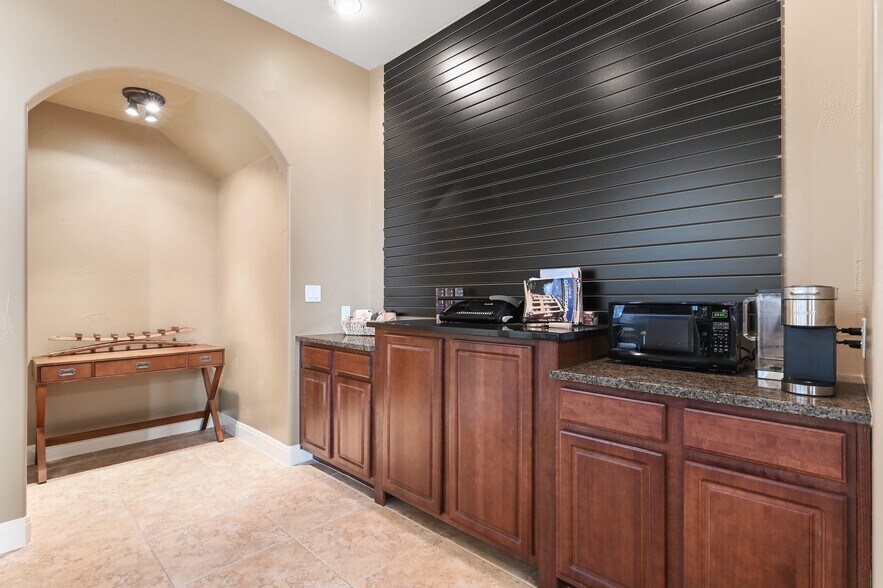 More Photos Of 18580 FM 1431, Jonestown Office For Sale