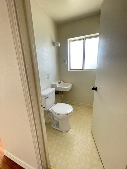 More Photos Of 10116 US Highway 50 E, Mound House Office For Lease