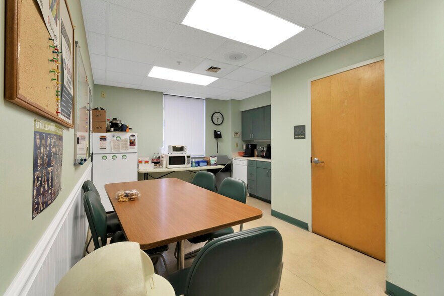 More Photos Of 2525 Harbor Blvd, Port Charlotte Medical For Sale