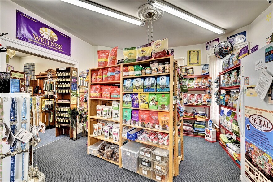 More Photos Of 913 Corona St, Denver Storefront For Sale