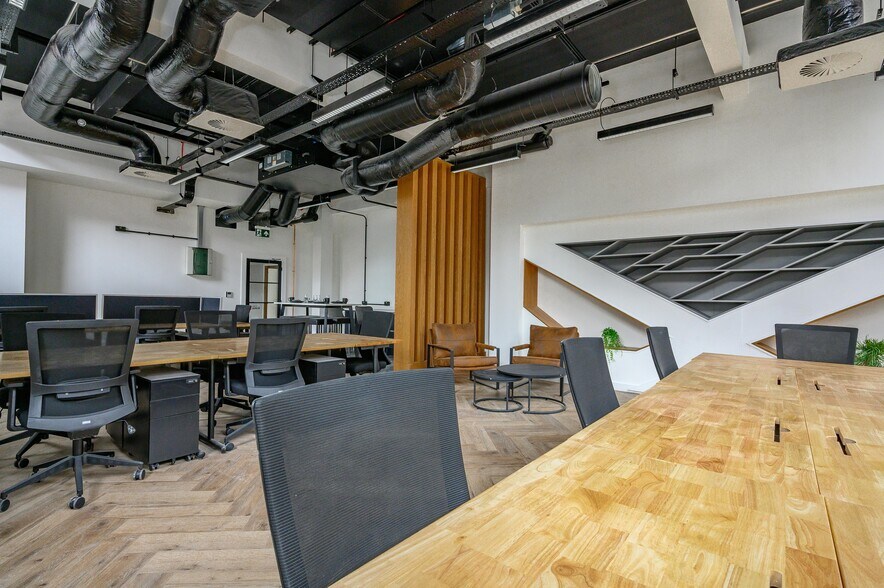 More Photos Of 2 Great George St, Leeds Coworking Space