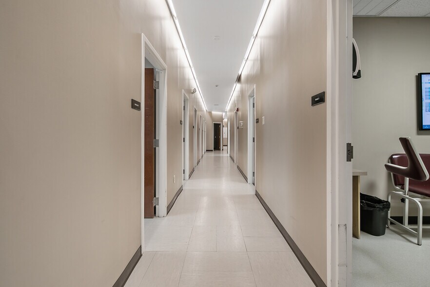 More Photos Of 303-305 Tilghman Dr, Dunn Medical For Sale