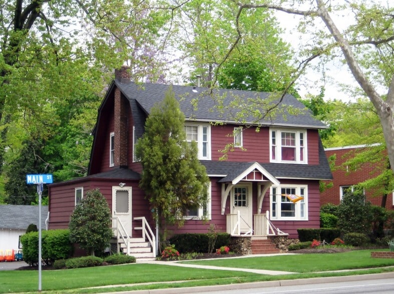 Primary Photo Of 338 Main St, Chatham Office Residential For Lease