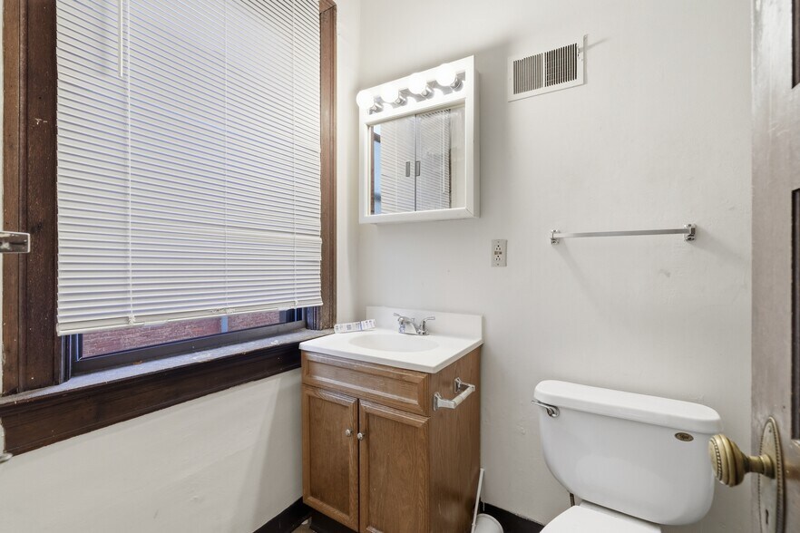 More Photos Of 215 S Braddock Ave, Pittsburgh Apartments For Sale