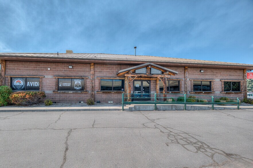 More Photos Of 2570-2680 NE Twin Knolls Dr, Bend Restaurant For Sale