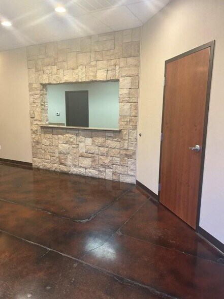 More Photos Of 301 SW 16th St, Bentonville Medical For Sale