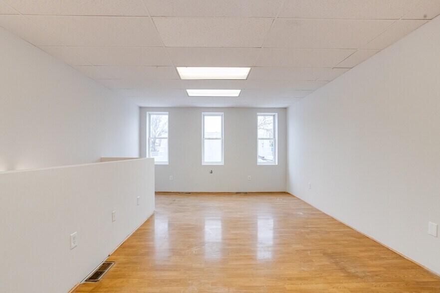 More Photos Of 6419 Harford Rd, Baltimore Office For Sale