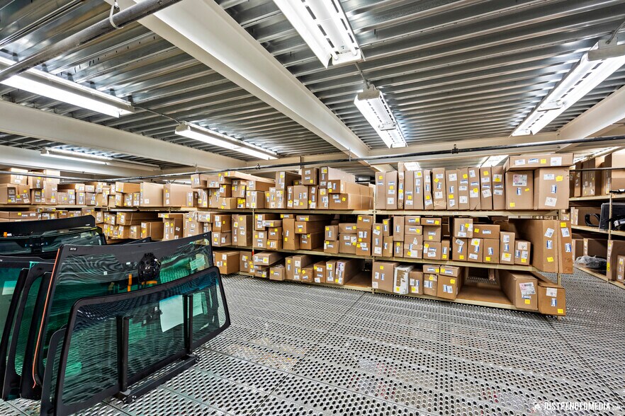 More Photos Of 1950 Gambell St, Anchorage Warehouse For Lease