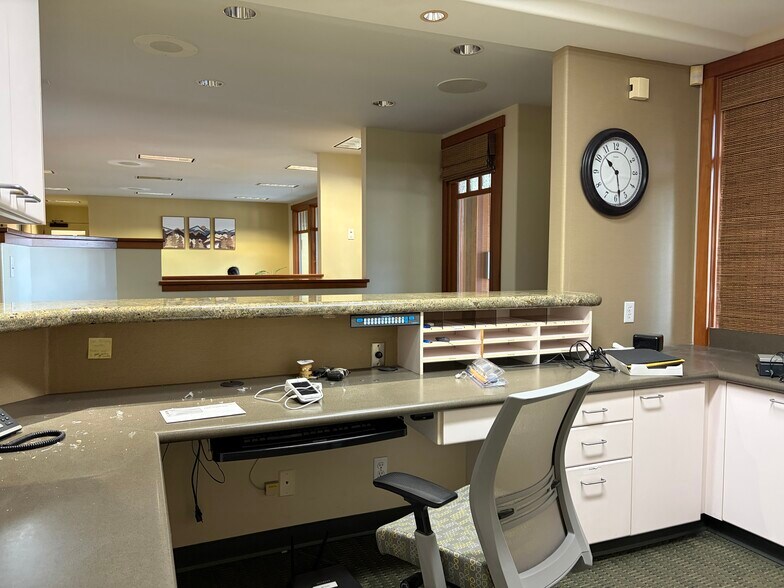 More Photos Of 1515 N 200th St, Seattle Medical For Lease