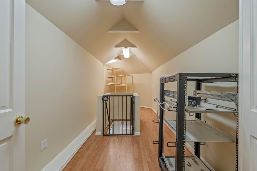 More Photos Of 16621 Hereford Dr, Tomball Flex For Sale