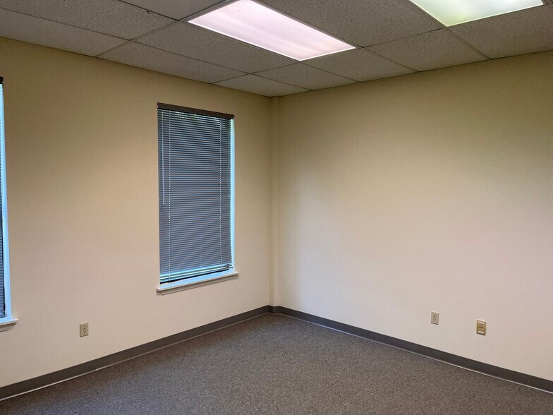 More Photos Of 3948 Sunbeam Rd, Jacksonville Office For Lease