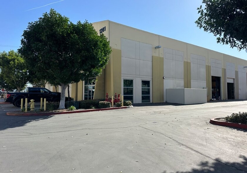 More Photos Of 1281 N Patt St, Anaheim Warehouse For Sale