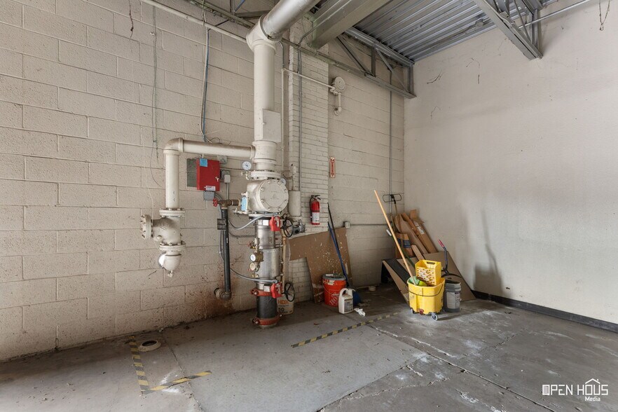 More Photos Of 2200 5th St, Wichita Falls Warehouse For Sale