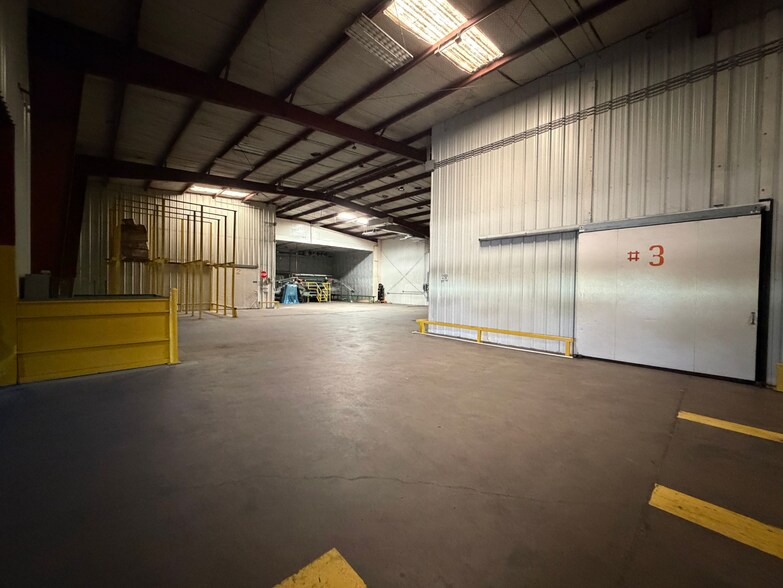 More Photos Of 1300 W US Highway 83, Alamo Warehouse For Sale