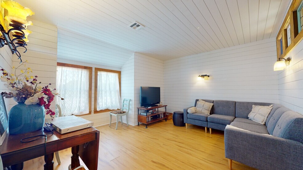 More Photos Of 16712 County Road 1580, Ada Sports And Entertainment For Sale