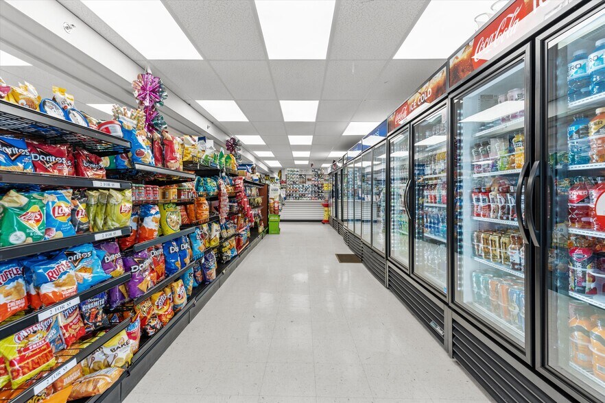 More Photos Of 47 Chelmsford St, Chelmsford Storefront Retail Residential For Sale