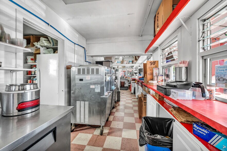 More Photos Of 198 Main St, Bridgeport Restaurant For Sale