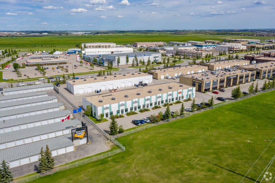 More Photos Of 11929 40th St SE, Calgary Flex For Lease