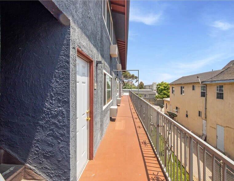 More Photos Of 2202-2208 Michigan Ave, Los Angeles Apartments For Sale