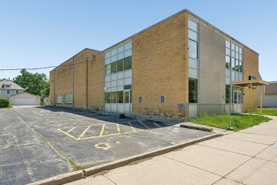 Primary Photo Of 3843 6th Ave, Des Moines Lodge Meeting Hall For Sale