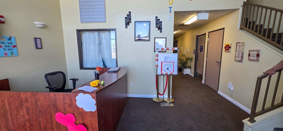 More Photos Of 9980 Hesperia Rd, Hesperia Business Park For Lease