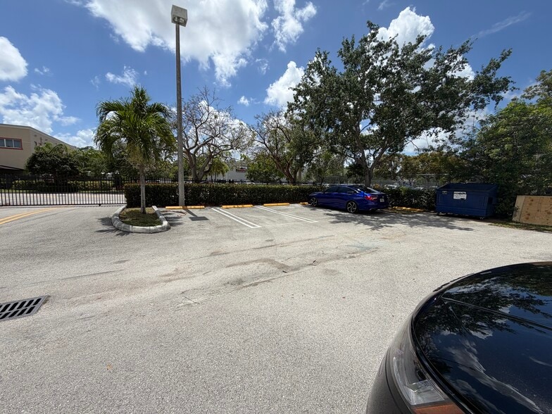 More Photos Of 14911 SW 137th St, Miami Warehouse For Sale