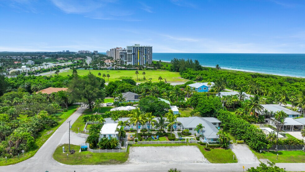 More Photos Of 2502 Tamarind Dr, Hutchinson Island Hotel For Sale