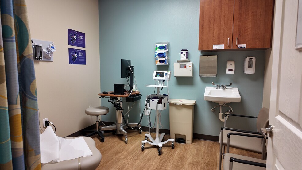 More Photos Of 2401 FM 646, Dickinson Medical For Sale