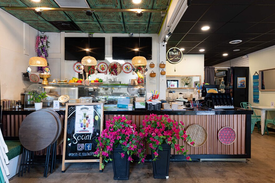 More Photos Of 136-138 Dayton St, Yellow Springs Storefront For Sale