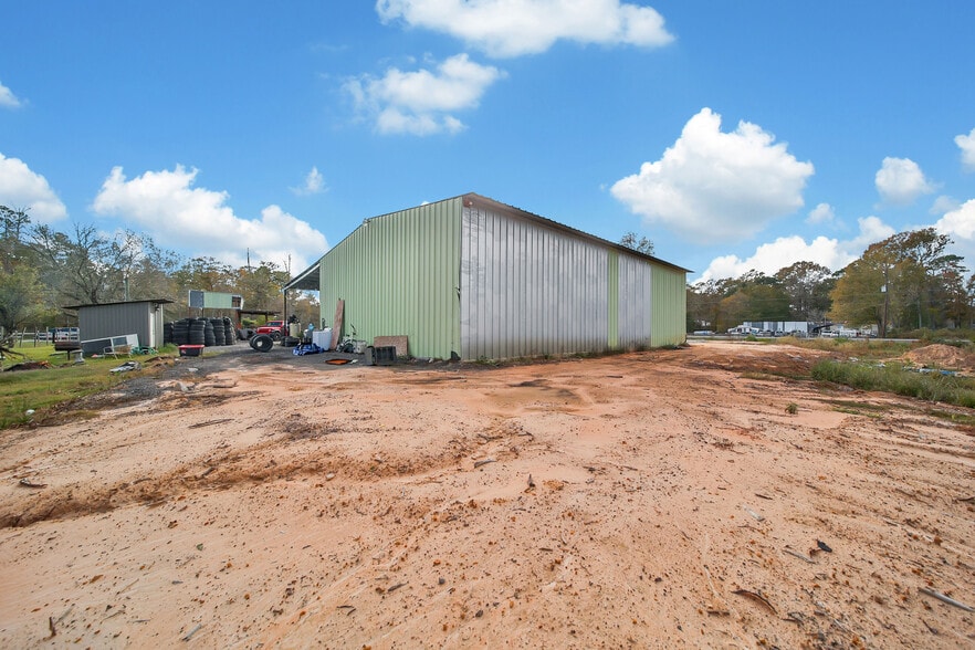 More Photos Of 22725 Lost Lake Dr, New Caney Light Distribution For Sale