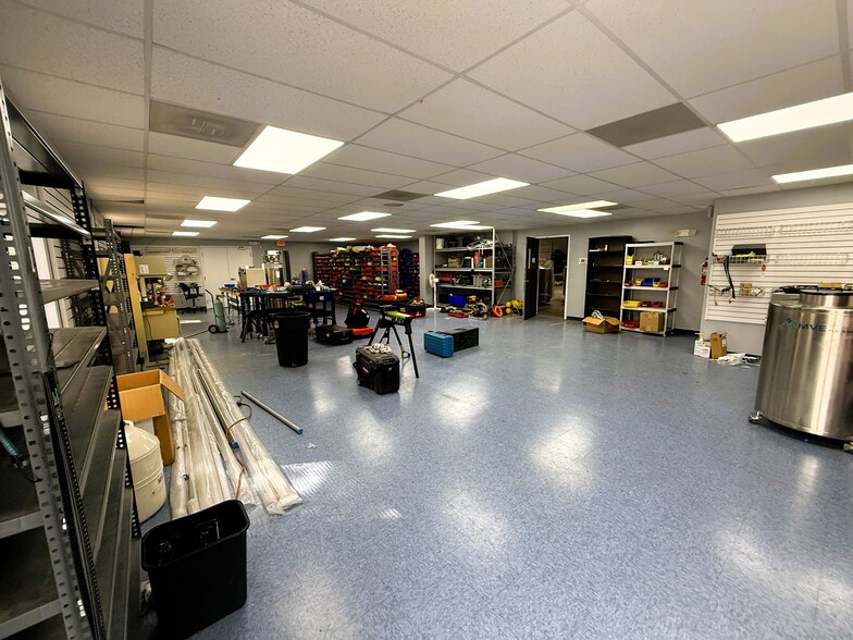 More Photos Of 7905 Airpark Rd, Gaithersburg Light Distribution For Lease