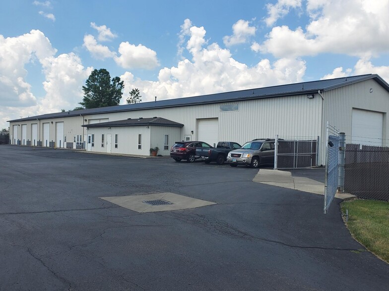 Primary Photo Of 7929-7933 Memorial Dr, Plain City Warehouse For Lease