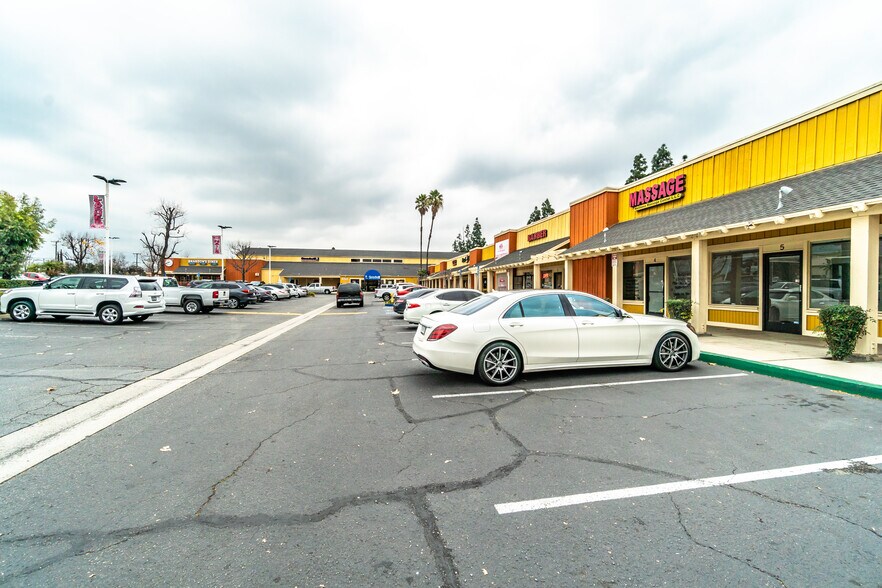 More Photos Of 710-870 E Foothill Blvd, Upland Unknown For Lease
