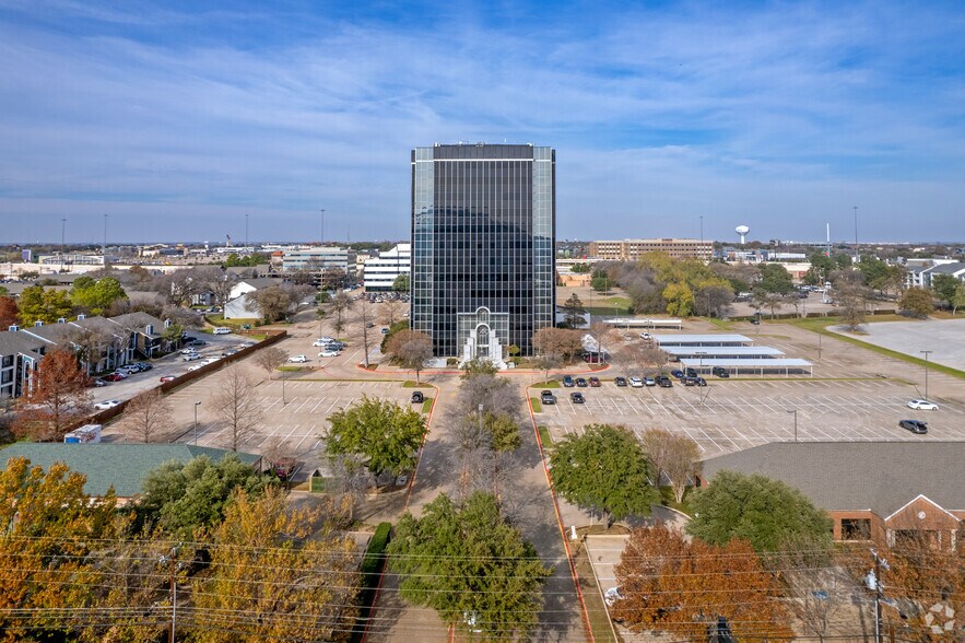 More Photos Of 1250 E Copeland Rd, Arlington Office For Lease