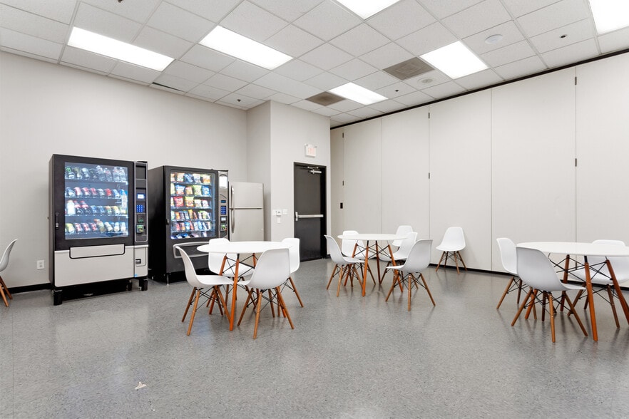 More Photos Of 3731 Warner Ave, Santa Ana Warehouse For Lease