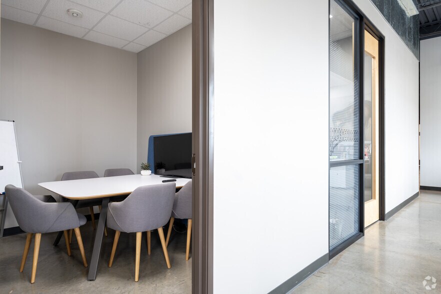 More Photos Of 129 S Main St, Grapevine Coworking Space