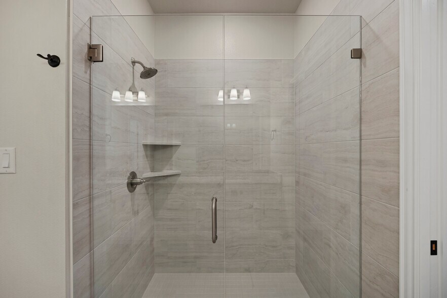 More Photos Of 17569 County Road 196, Flint Apartments For Sale