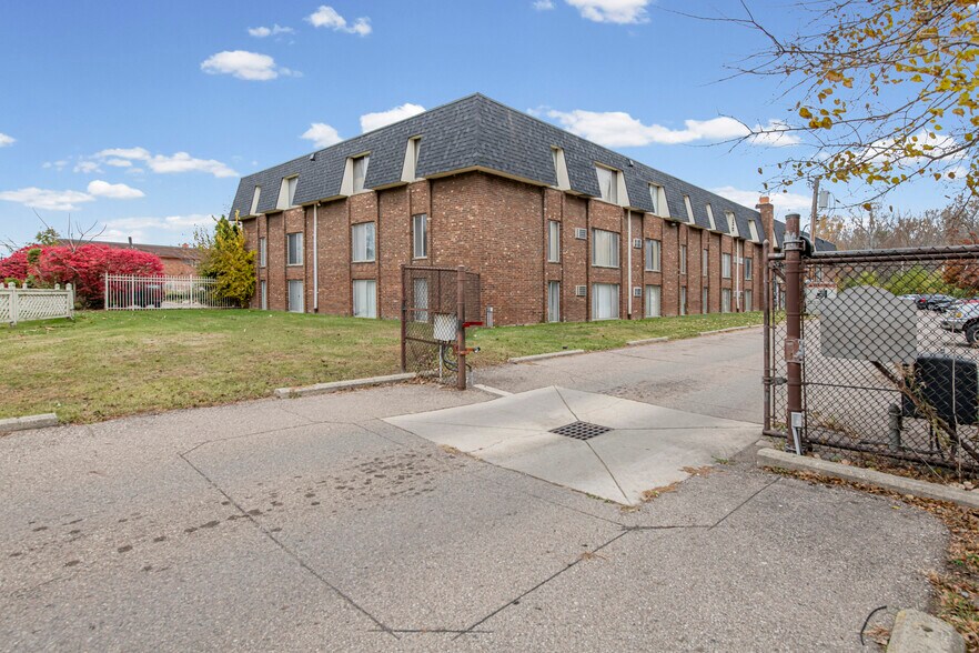 More Photos Of 23740 Fenkell St, Detroit Apartments For Sale