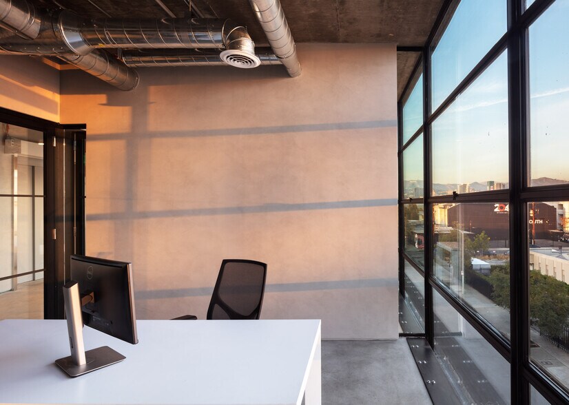 More Photos Of 743 Seward St, Los Angeles Office For Lease