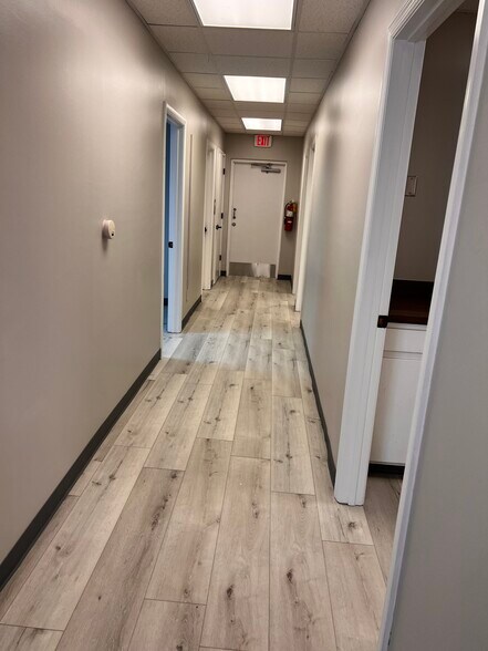 More Photos Of 1401 Applewood Dr, Dalton Medical For Lease