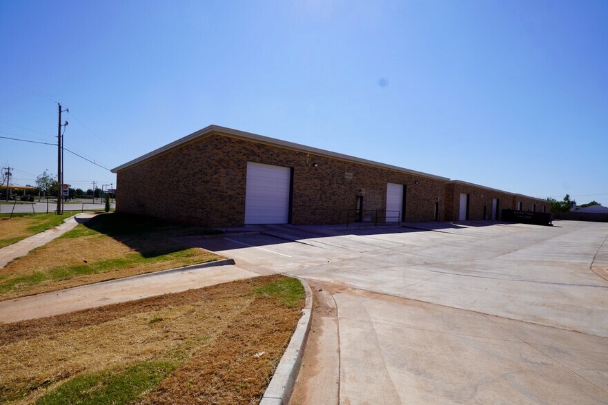 More Photos Of 9100 NW Expressway, Yukon Industrial For Sale