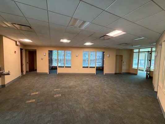 More Photos Of 1640 W Fullerton Ave, Chicago Bank For Sale