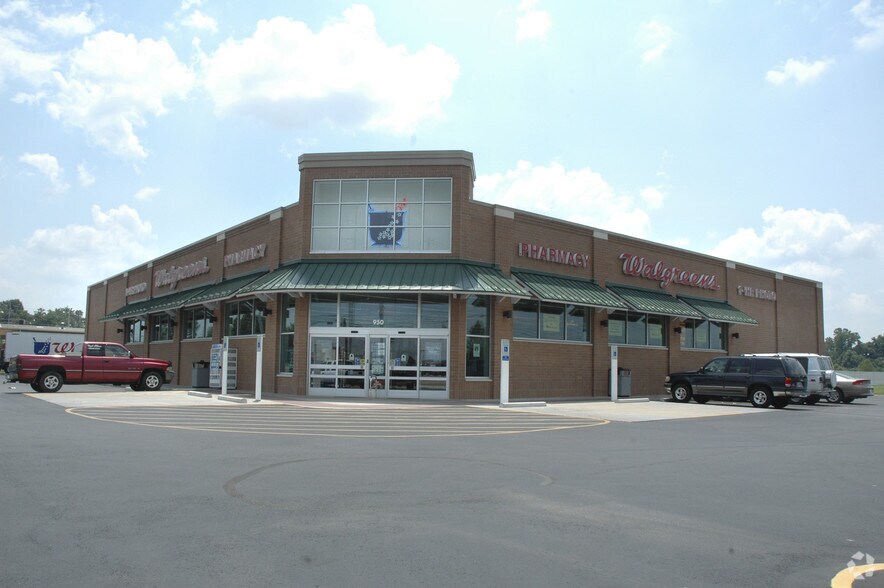 More Photos Of 950 Highway 51 N, Covington Drugstore For Sale
