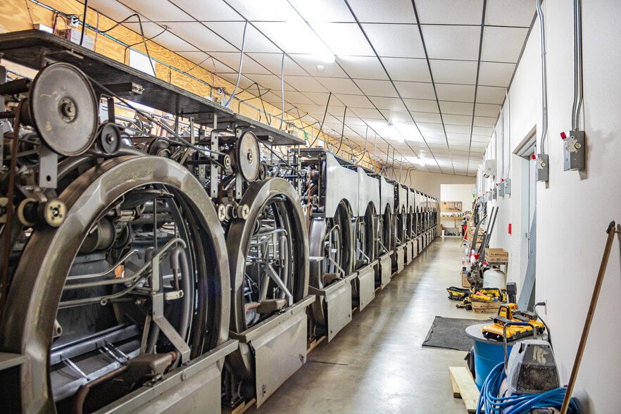 More Photos Of 6900 US Highway 190 W, Livingston Bowling Alley For Sale