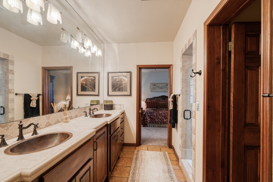 More Photos Of 505 Gilchrist Ln, Del Rio Specialty For Sale