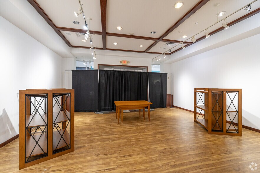 More Photos Of 333 Apache Mall, Rochester Unknown For Sale