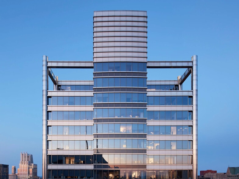 More Photos Of 1 N Wacker, Chicago Office For Lease