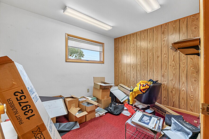 More Photos Of 14924 Beloit Snodes Rd, Beloit Manufacturing For Sale